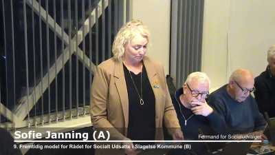 Se eller gense alle byrådsmøder fra Slagelse Kommune. Du kan springe i videoen ved at klikke på de enkelte punkter i dagsordenen.